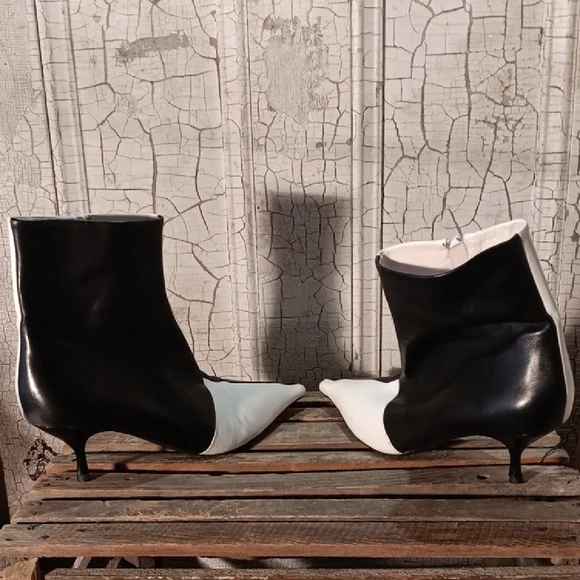 Jeffrey Campbell Bold Black and White Heeled Boots - Picture 4 of 10